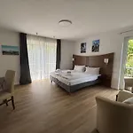 Alojamento de Acomodação e Pequeno-almoço Turmhotel Scharbeutz