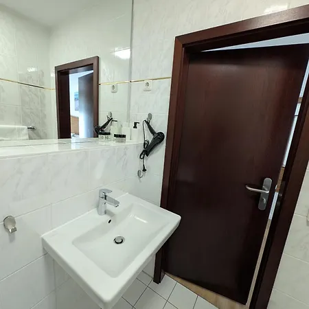 Turmhotel Bed & Breakfast *