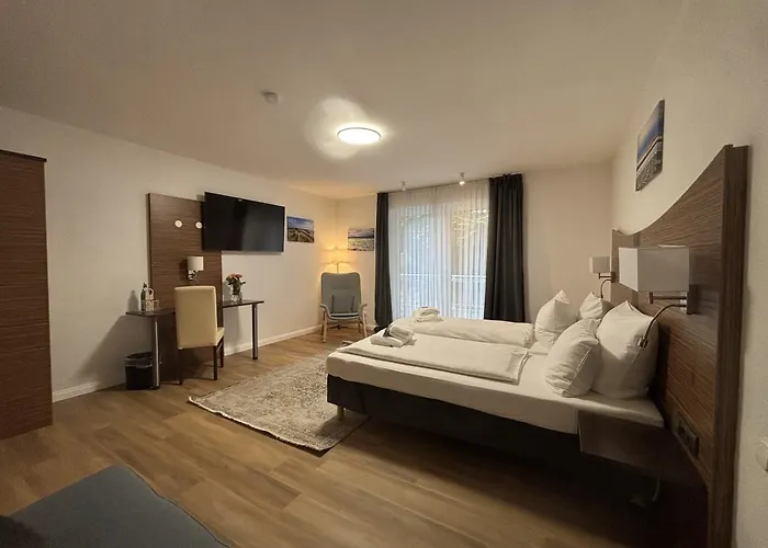 Turmhotel Frühstückspension 4*